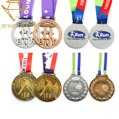 A realização dos esportes personalizou medalhas e troféus